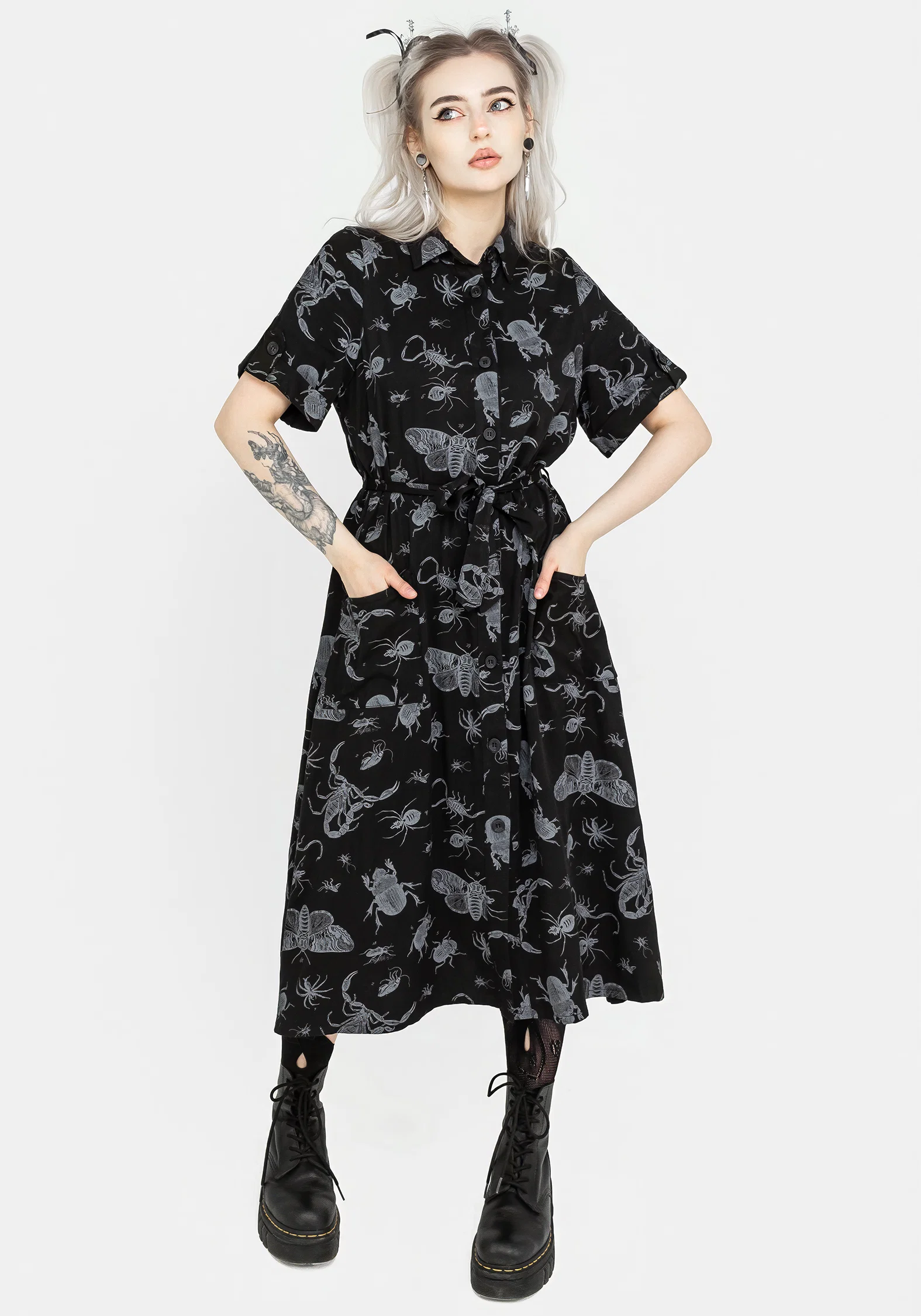Parasite Bugs Short Sleeve Midi Shirt Dress - Black - Image 6