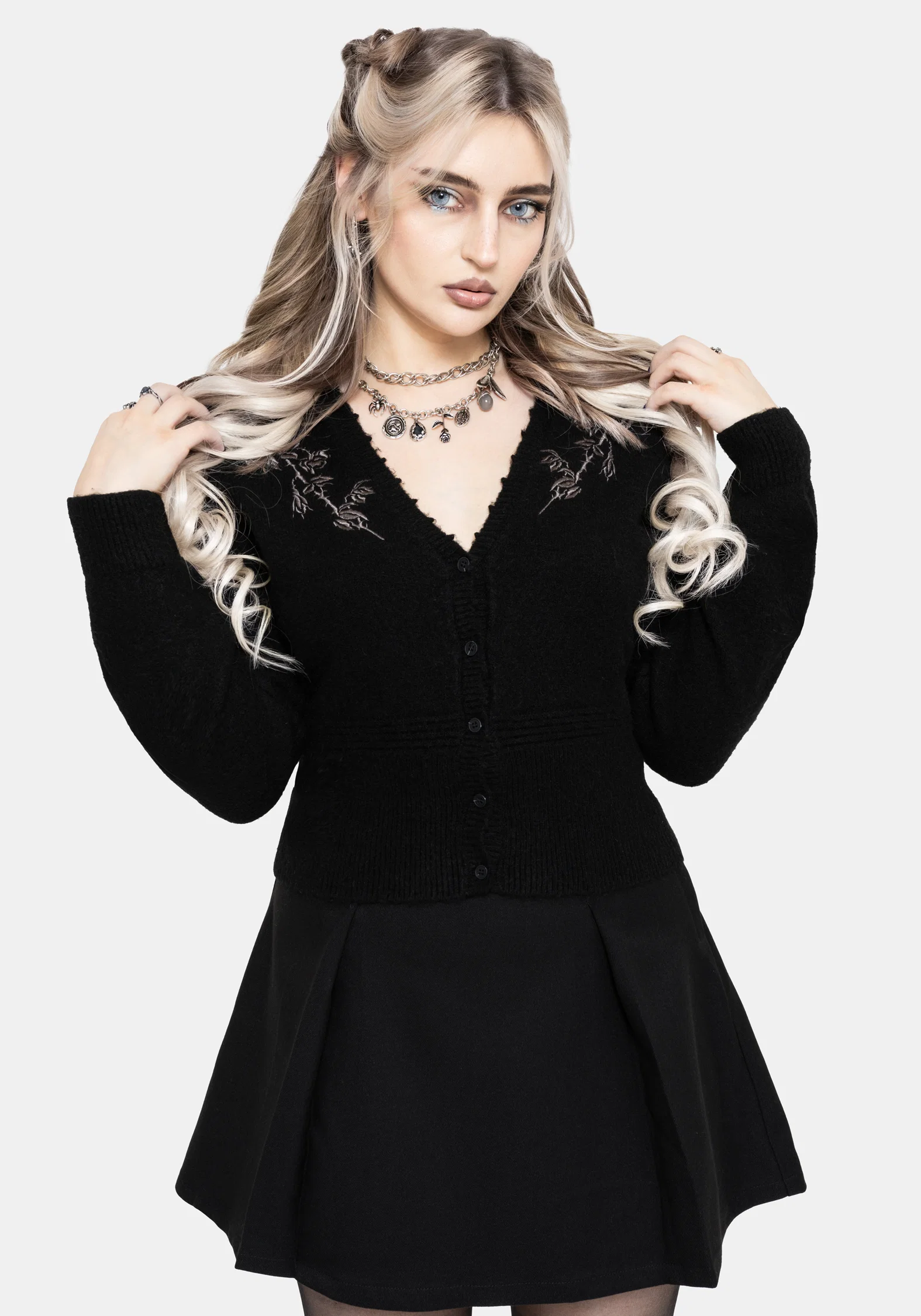 Rime Embroidered V-Neck Fitted Cardigan - Image 4