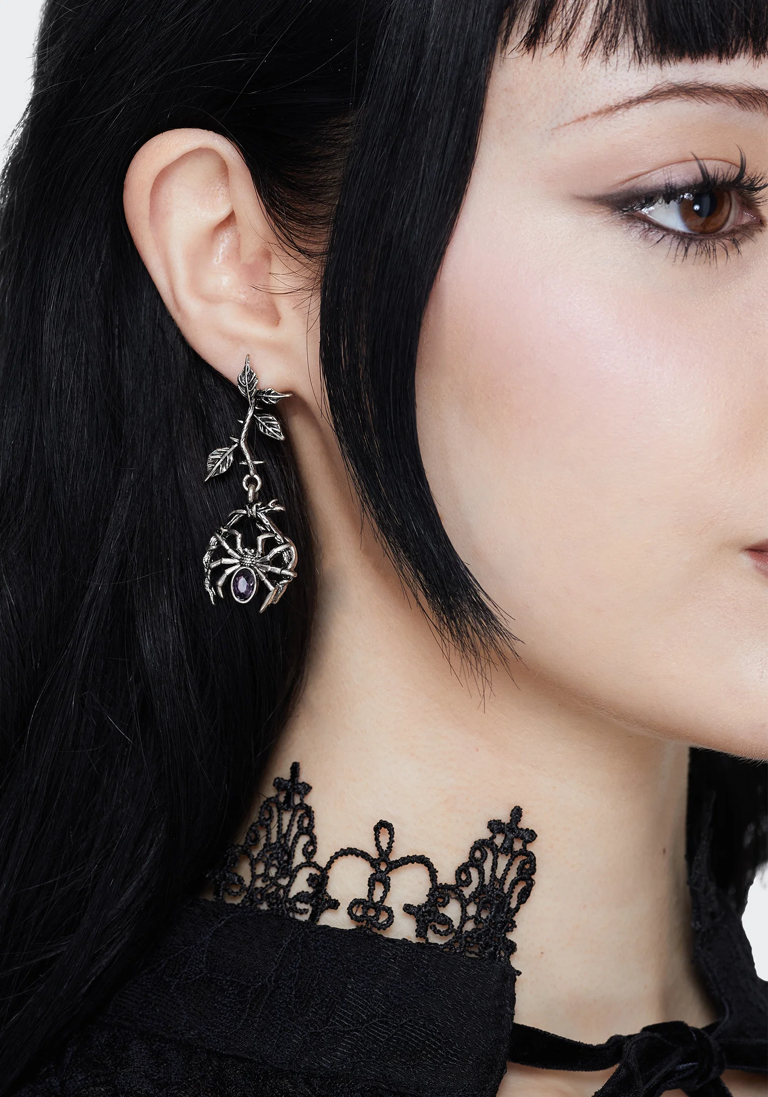 Rosethorn Widow Drop Earrings - Image 3