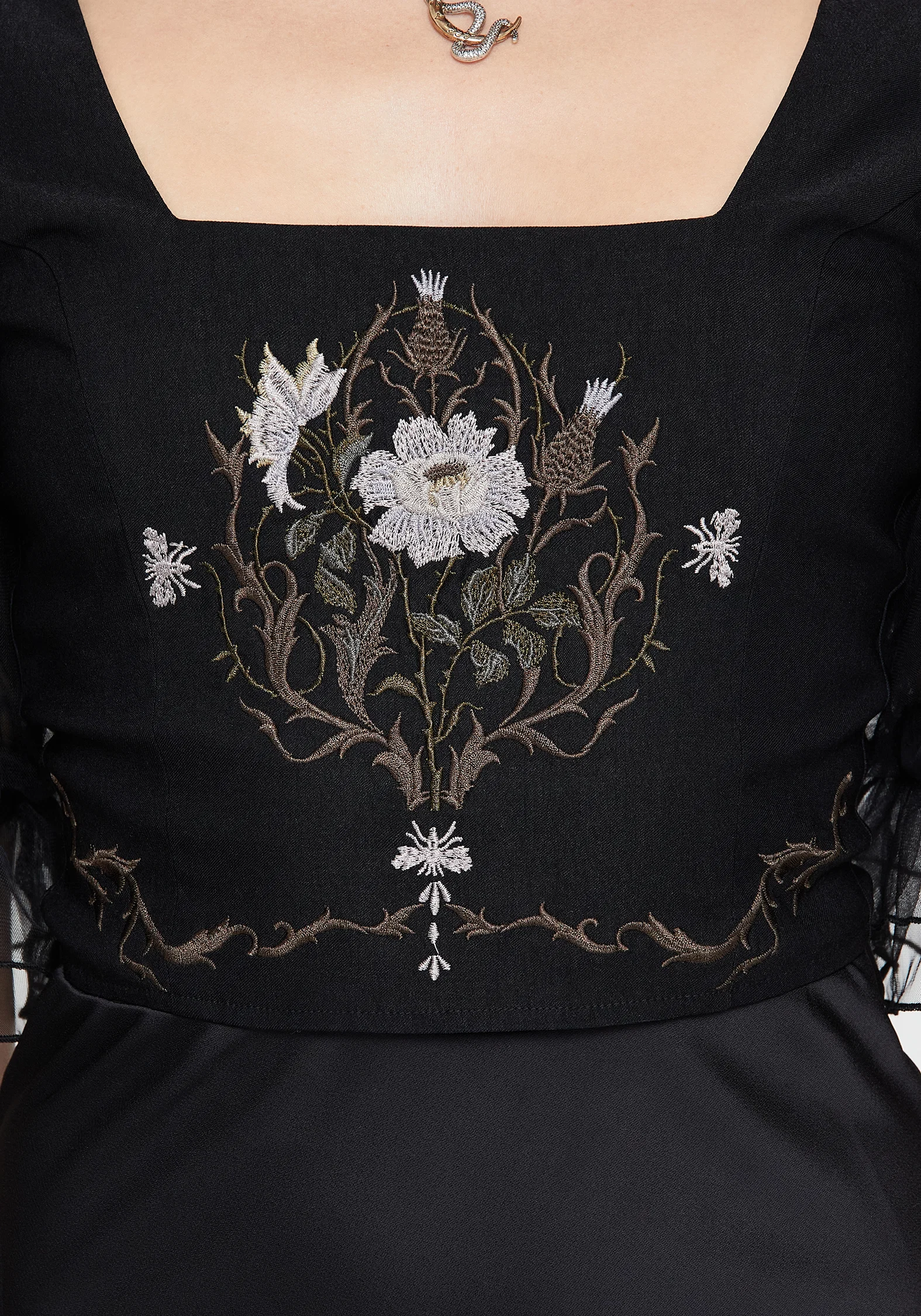 Silva Climbing Roses Embroidered Puff Sleeve Top - Image 2