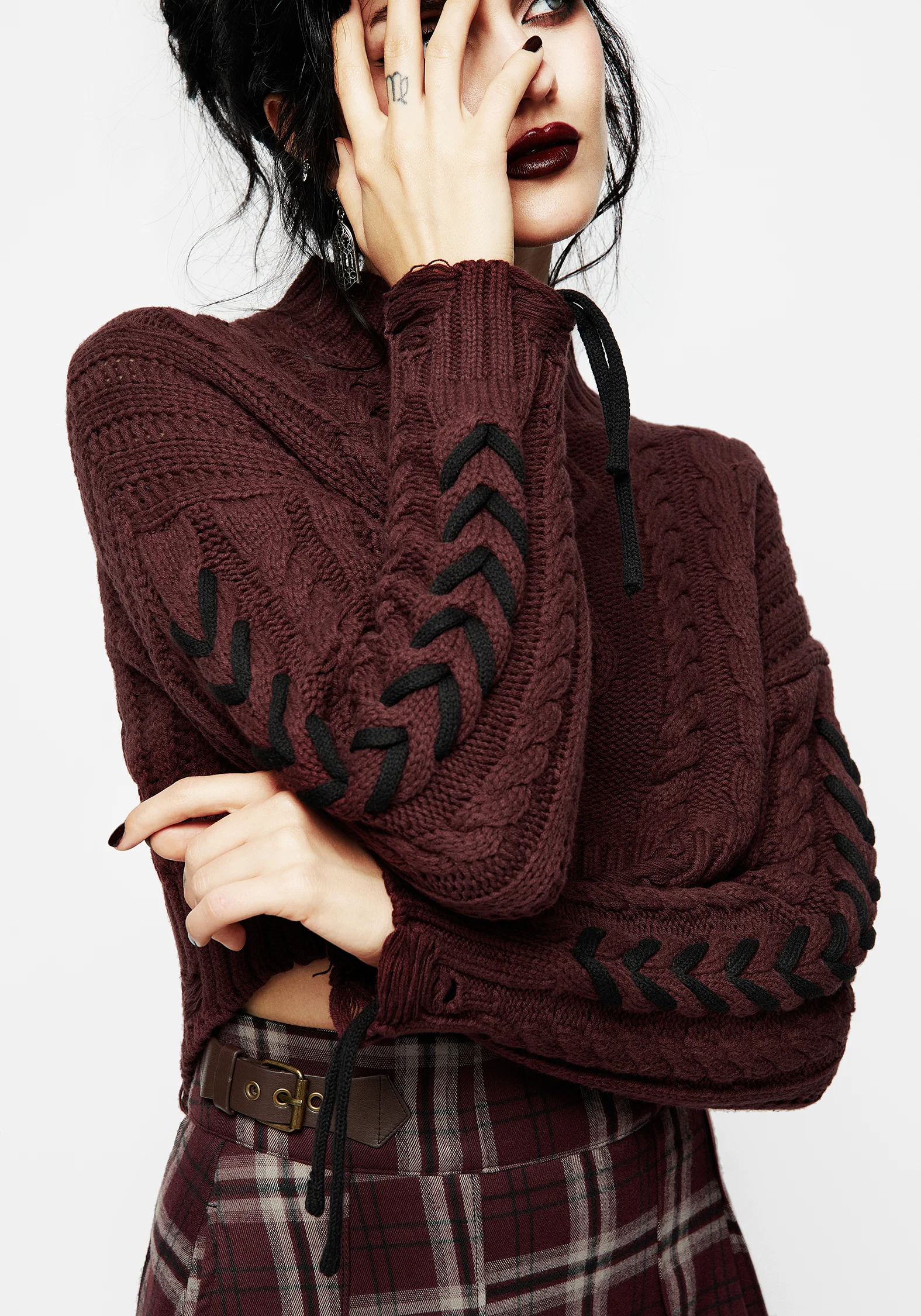 Skulk Distressed Cable Knit Crop Jumper - Image 4