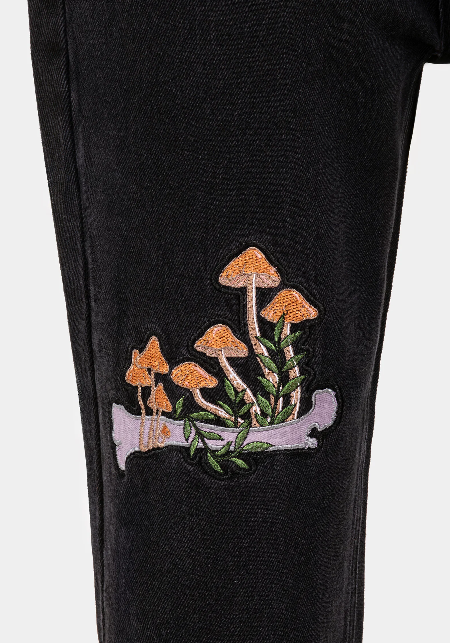 Swamplife Frog Embroidered Distressed Mom Jeans - Image 7