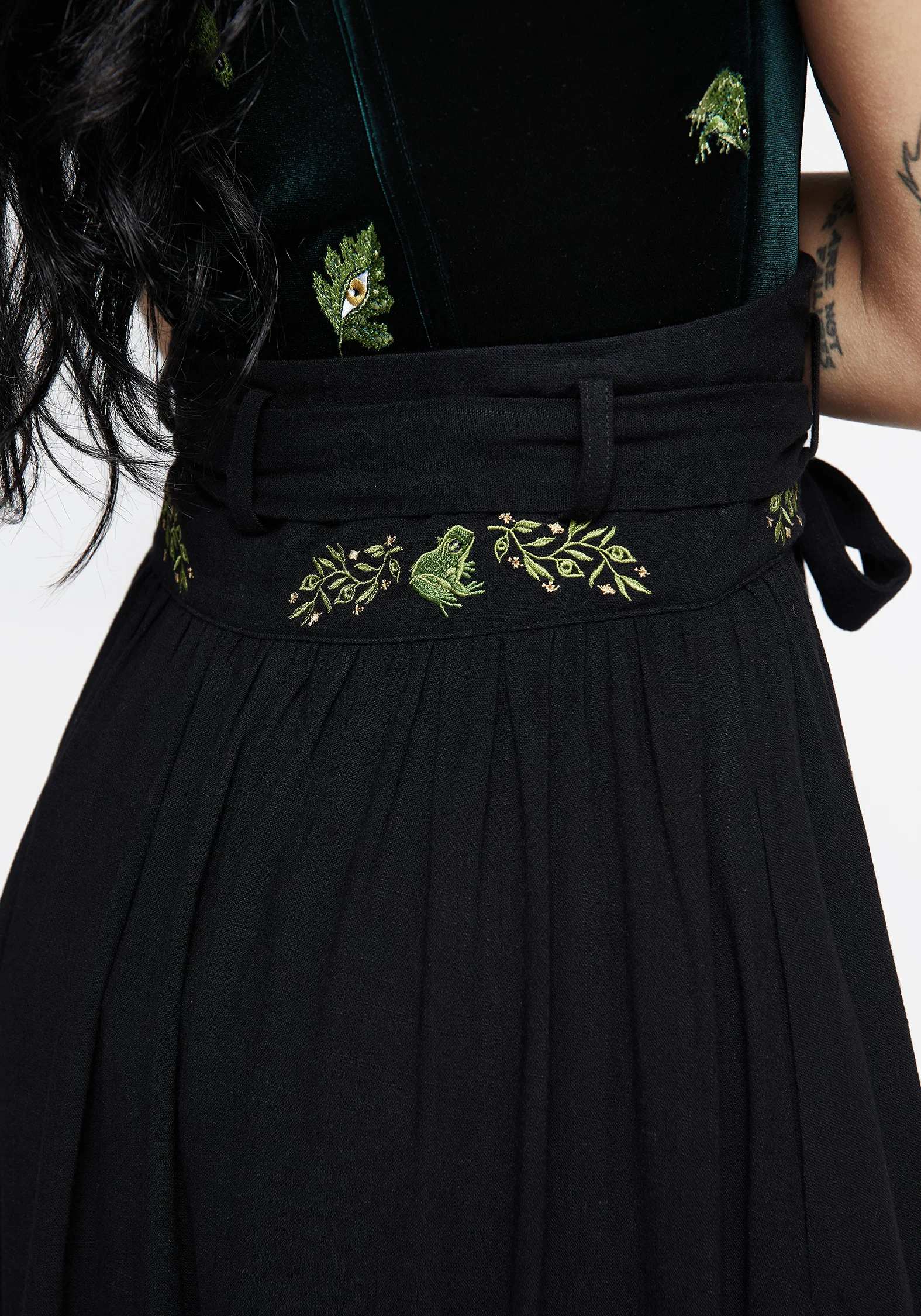 Swamplife Frog Embroidered Linen Blend High Waist Midaxi Skirt - Image 8