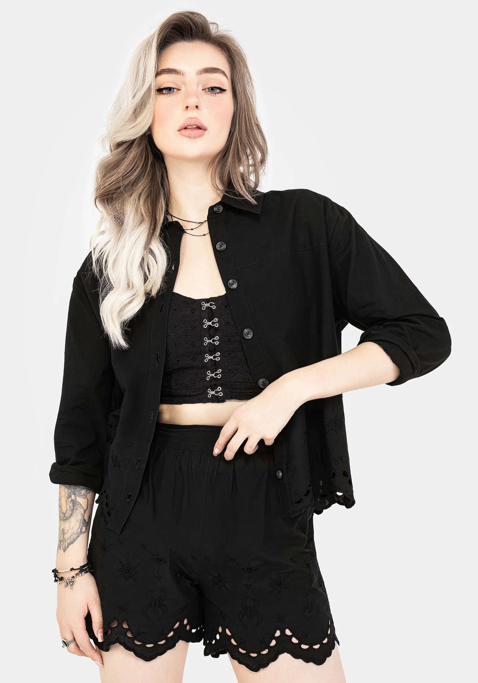 Synthweb Cotton Broderie Hem Shorts - Image 7