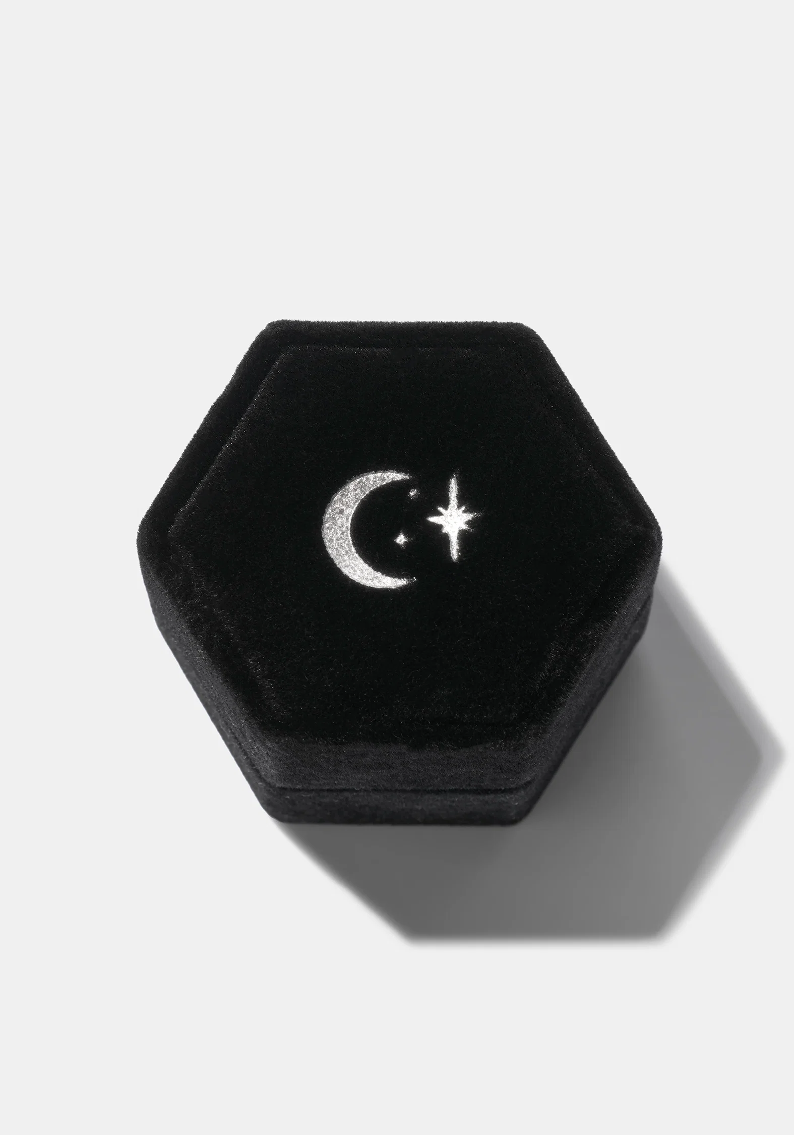 Teara Skull Sterling Silver Black Spinel Ring - Image 6