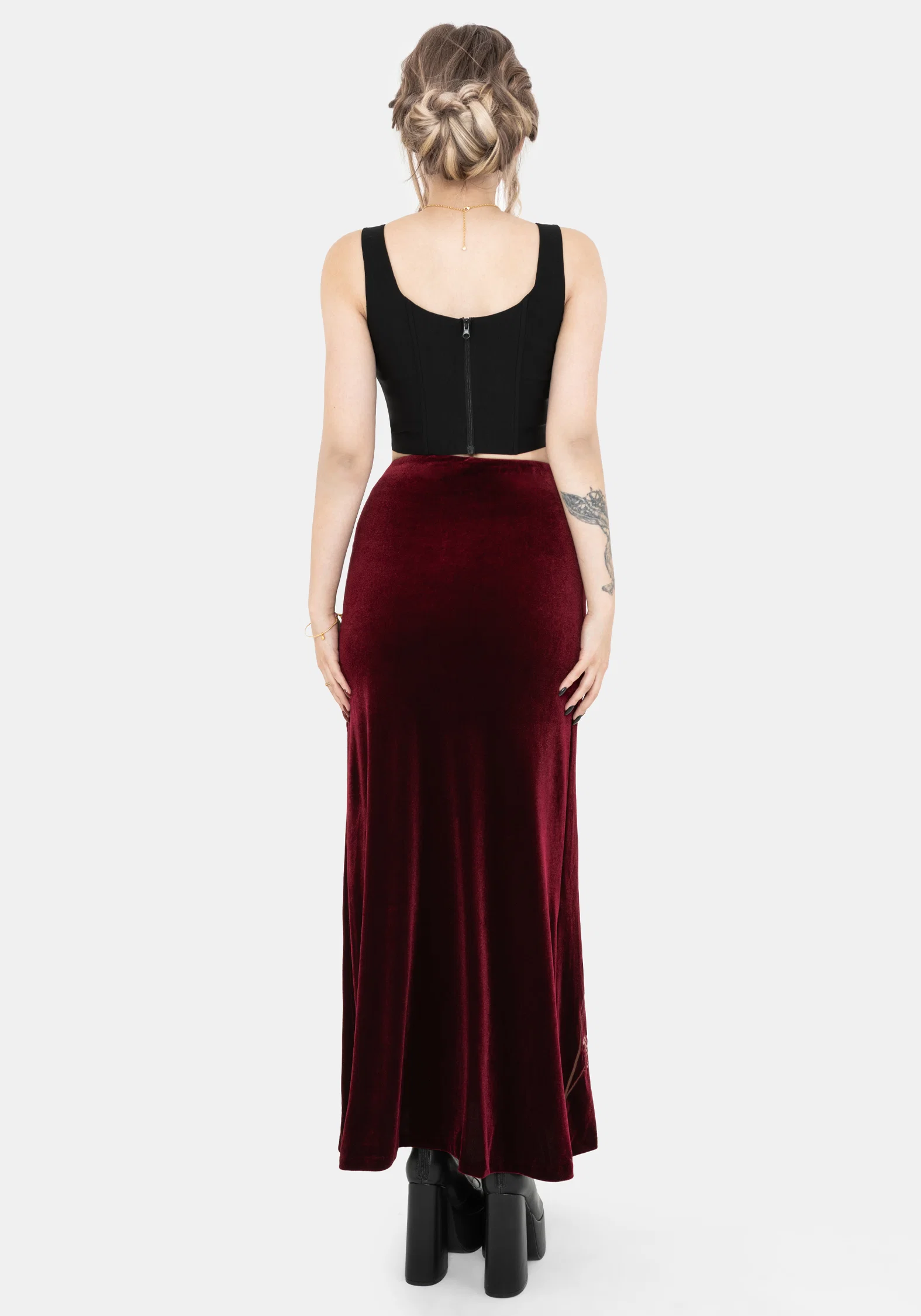 Virosa Floral Embroidered Velour Maxi Skirt - Image 3