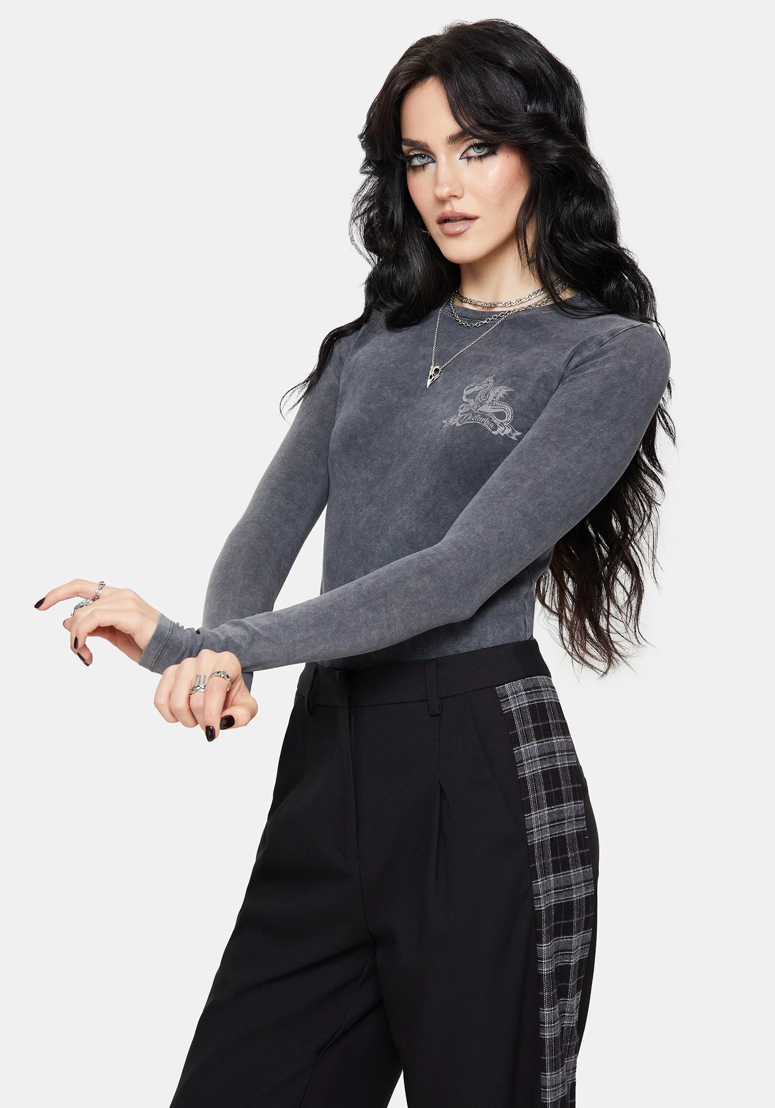 Wyn Dragon Long Sleeved Fitted Tee - Image 5